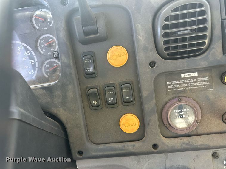 image for item EK9779 2007 Freightliner Business Class M2 106  bucket truck