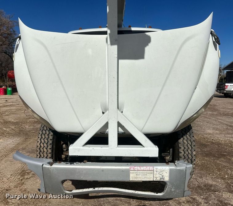 image for item EK9779 2007 Freightliner Business Class M2 106  bucket truck