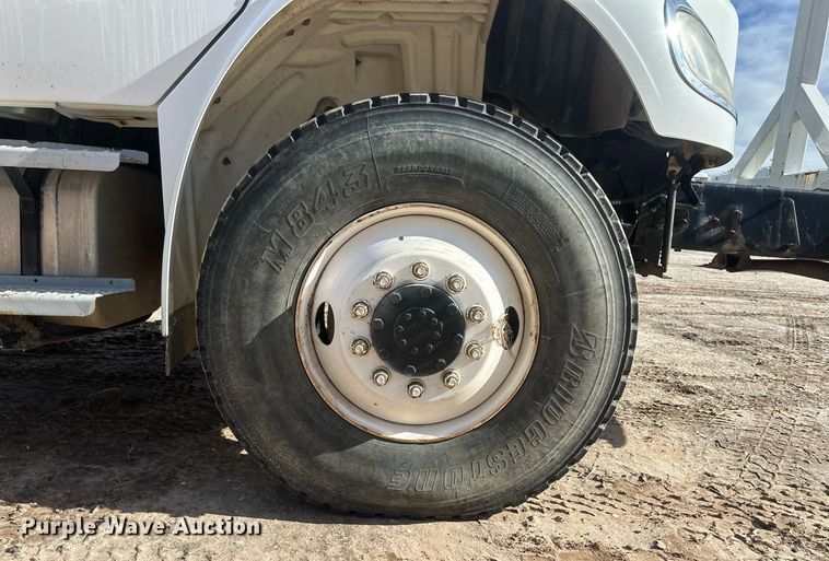 image for item EK9779 2007 Freightliner Business Class M2 106  bucket truck