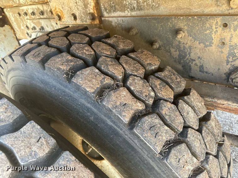 image for item EK9779 2007 Freightliner Business Class M2 106  bucket truck