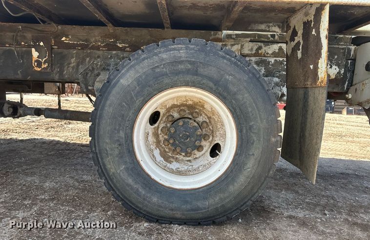 image for item EK9779 2007 Freightliner Business Class M2 106  bucket truck