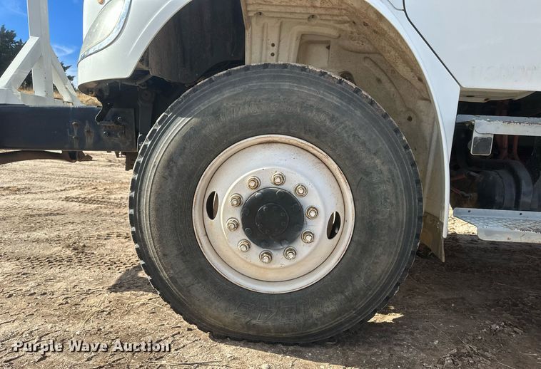 image for item EK9779 2007 Freightliner Business Class M2 106  bucket truck