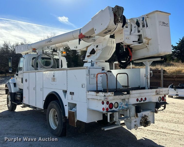image for item EK9780 2007 International 7300  bucket truck