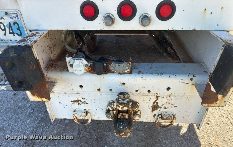 image for item EK9780 2007 International 7300  bucket truck