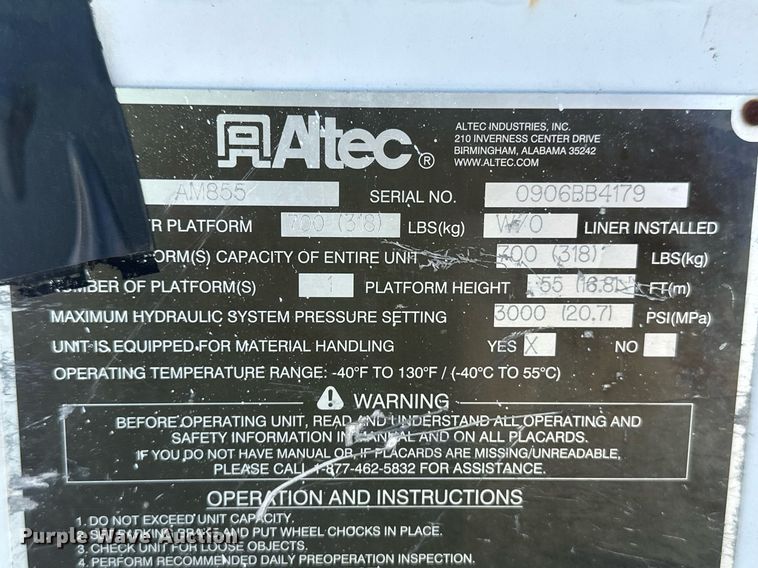 image for item EK9780 2007 International 7300  bucket truck