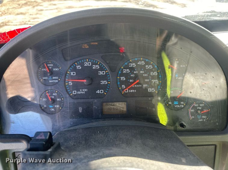 image for item EK9780 2007 International 7300  bucket truck