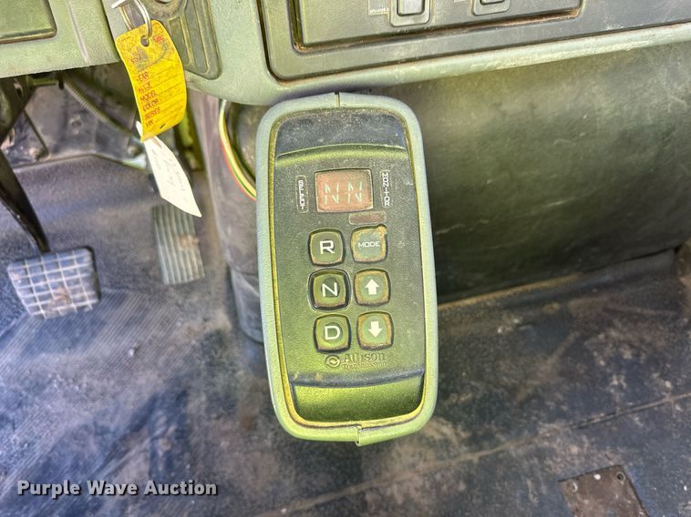 image for item EK9780 2007 International 7300  bucket truck