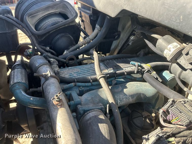 image for item EK9780 2007 International 7300  bucket truck