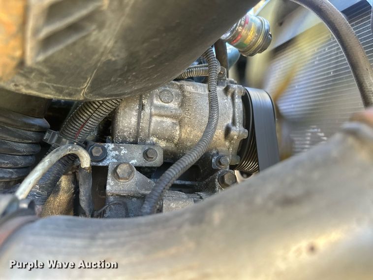 image for item EK9780 2007 International 7300  bucket truck