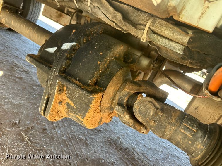 image for item EK9780 2007 International 7300  bucket truck