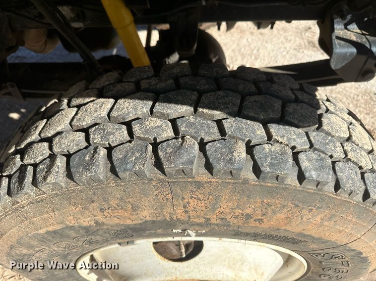 image for item EK9780 2007 International 7300  bucket truck