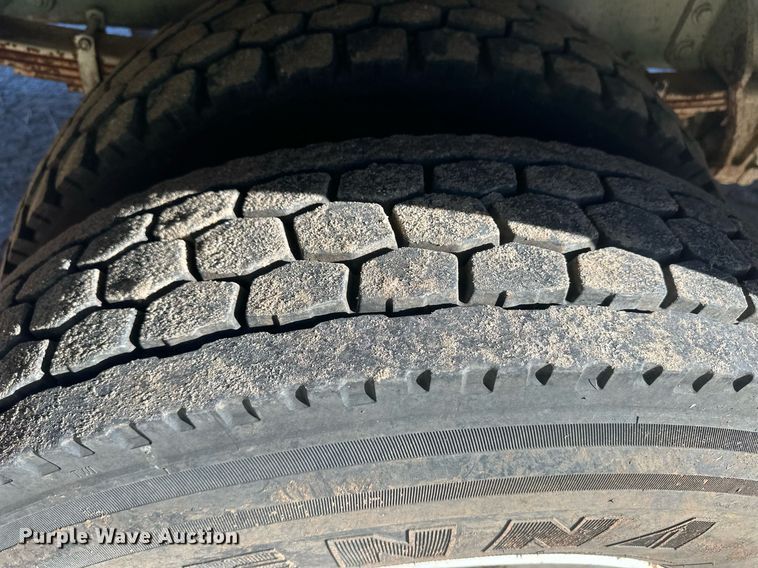 image for item EK9780 2007 International 7300  bucket truck