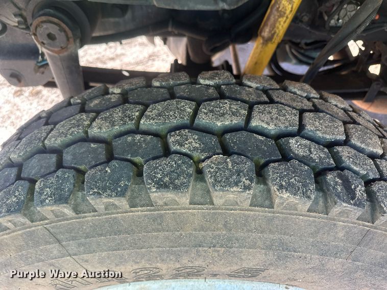 image for item EK9780 2007 International 7300  bucket truck