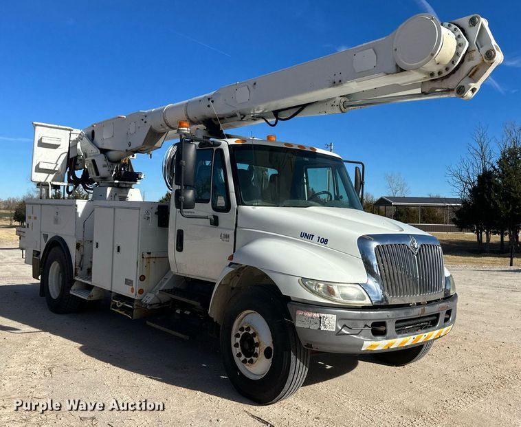 image for item EK9781 2007 International 4300  bucket truck