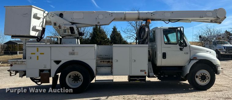 image for item EK9781 2007 International 4300  bucket truck