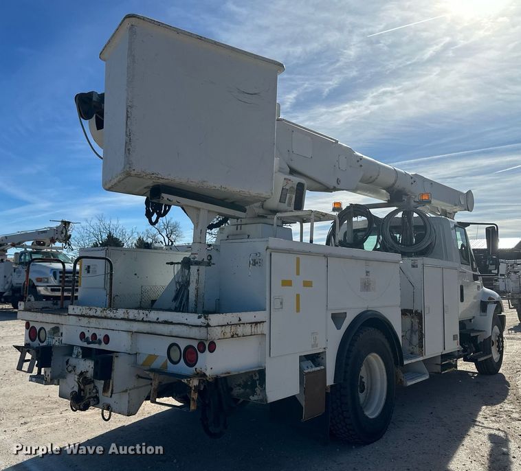 image for item EK9781 2007 International 4300  bucket truck