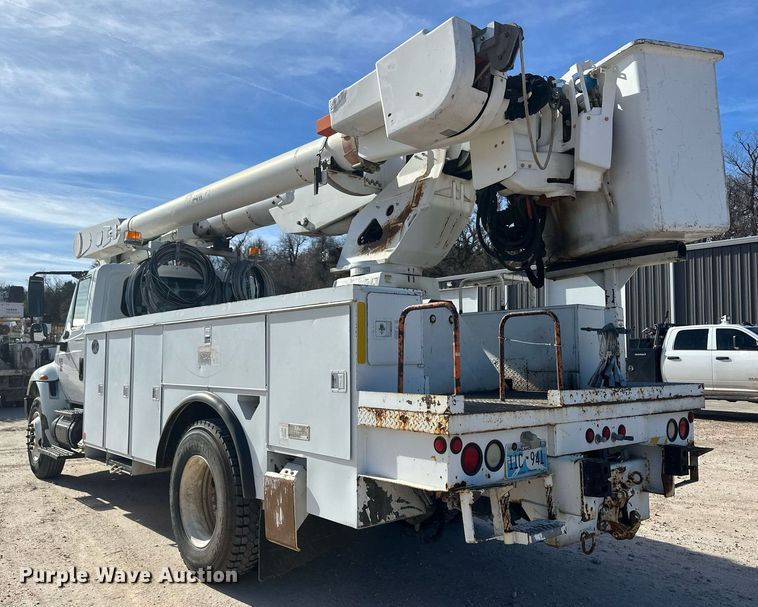 image for item EK9781 2007 International 4300  bucket truck