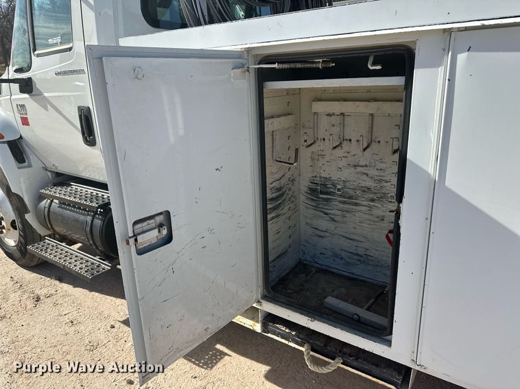 image for item EK9781 2007 International 4300  bucket truck