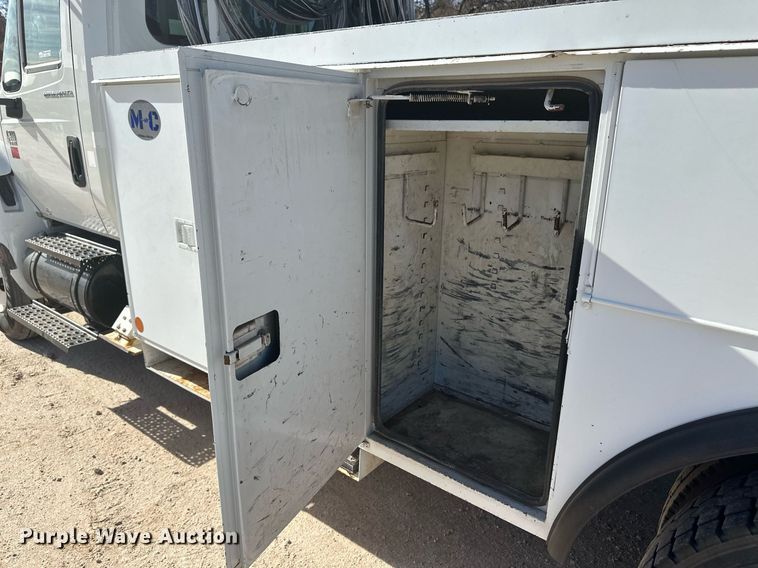 image for item EK9781 2007 International 4300  bucket truck