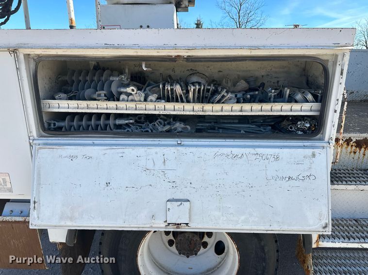 image for item EK9781 2007 International 4300  bucket truck