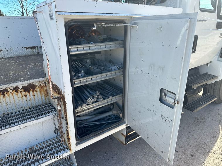 image for item EK9781 2007 International 4300  bucket truck