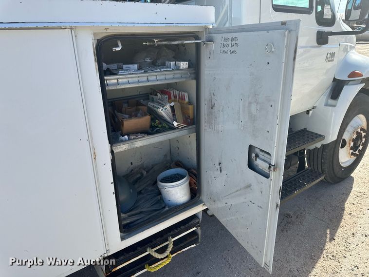 image for item EK9781 2007 International 4300  bucket truck