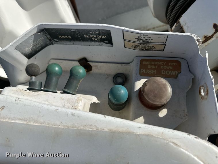 image for item EK9781 2007 International 4300  bucket truck