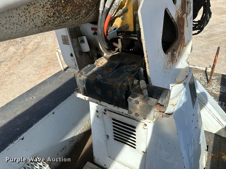 image for item EK9781 2007 International 4300  bucket truck