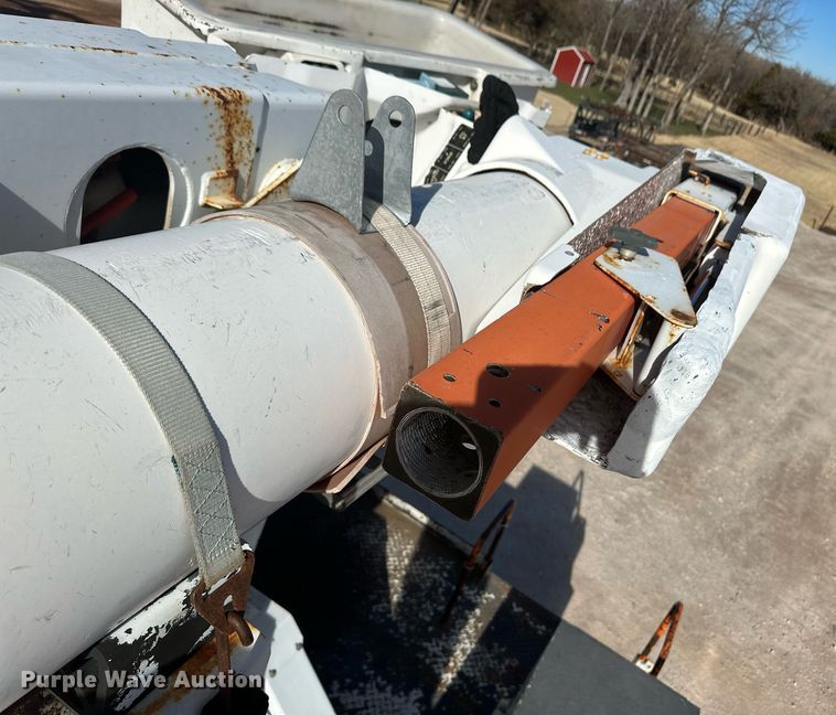 image for item EK9781 2007 International 4300  bucket truck