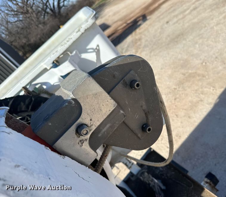 image for item EK9781 2007 International 4300  bucket truck