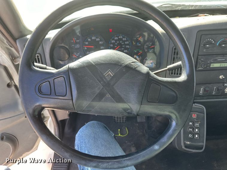 image for item EK9781 2007 International 4300  bucket truck