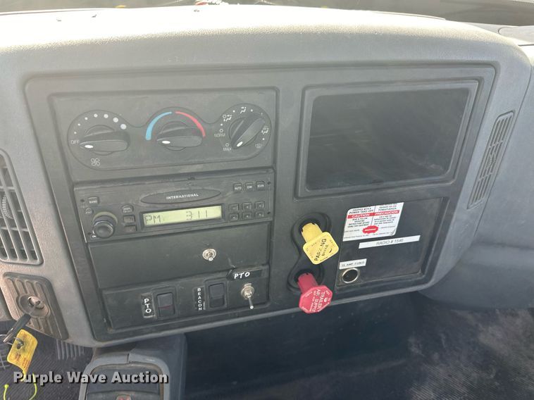 image for item EK9781 2007 International 4300  bucket truck