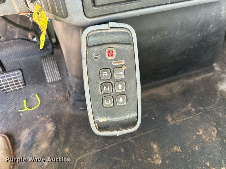 image for item EK9781 2007 International 4300  bucket truck