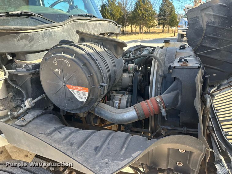 image for item EK9781 2007 International 4300  bucket truck