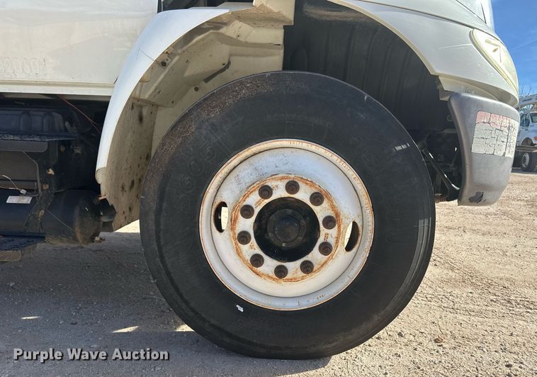 image for item EK9781 2007 International 4300  bucket truck