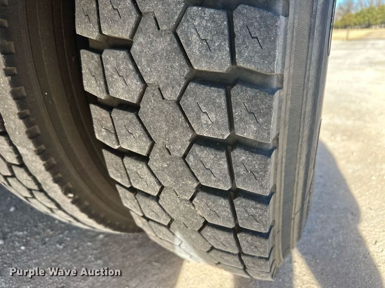 image for item EK9781 2007 International 4300  bucket truck