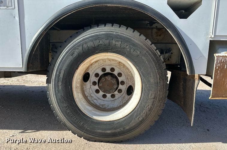 image for item EK9781 2007 International 4300  bucket truck