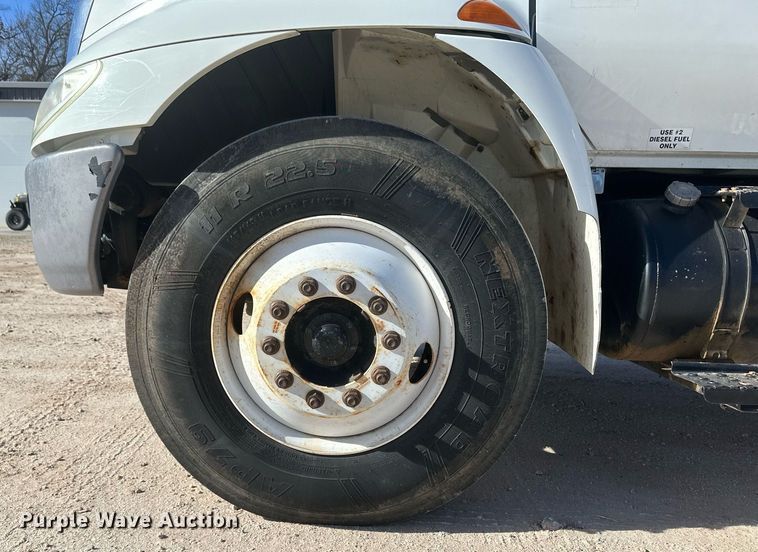 image for item EK9781 2007 International 4300  bucket truck