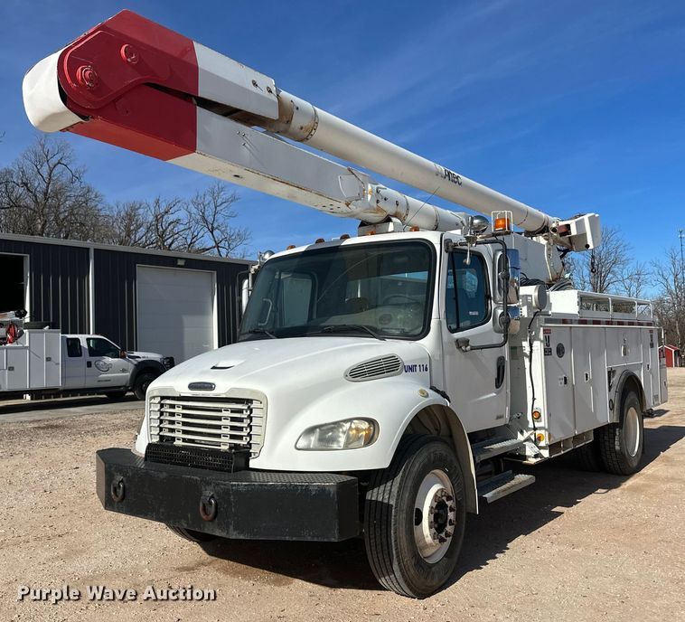 image for item EK9782 2005 Freightliner Business Class M2  bucket truck
