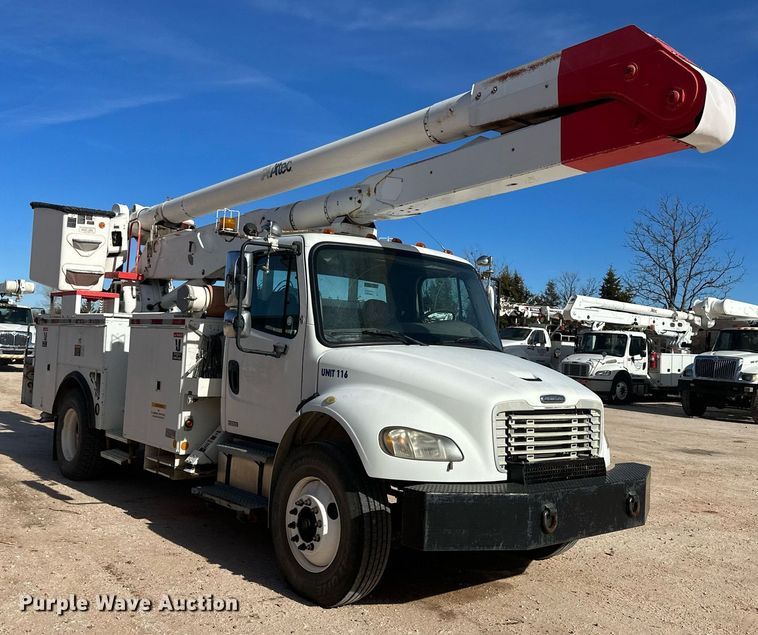 image for item EK9782 2005 Freightliner Business Class M2  bucket truck