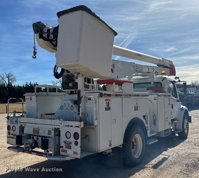 image for item EK9782 2005 Freightliner Business Class M2  bucket truck