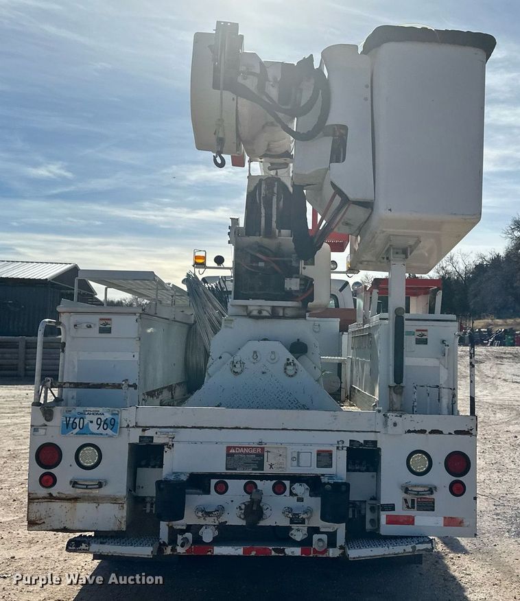 image for item EK9782 2005 Freightliner Business Class M2  bucket truck