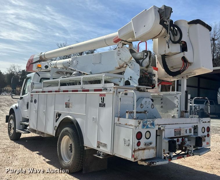 image for item EK9782 2005 Freightliner Business Class M2  bucket truck