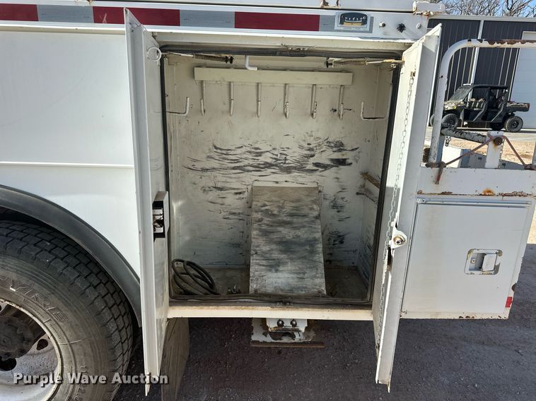 image for item EK9782 2005 Freightliner Business Class M2  bucket truck