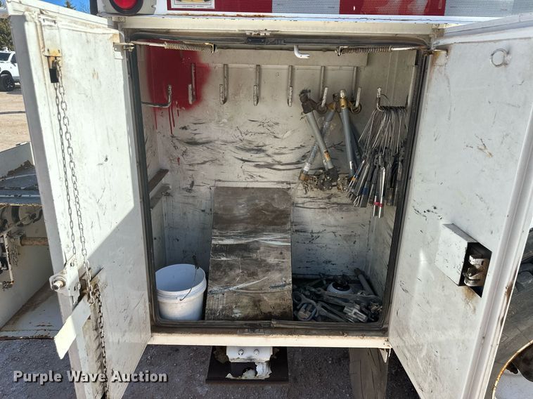 image for item EK9782 2005 Freightliner Business Class M2  bucket truck