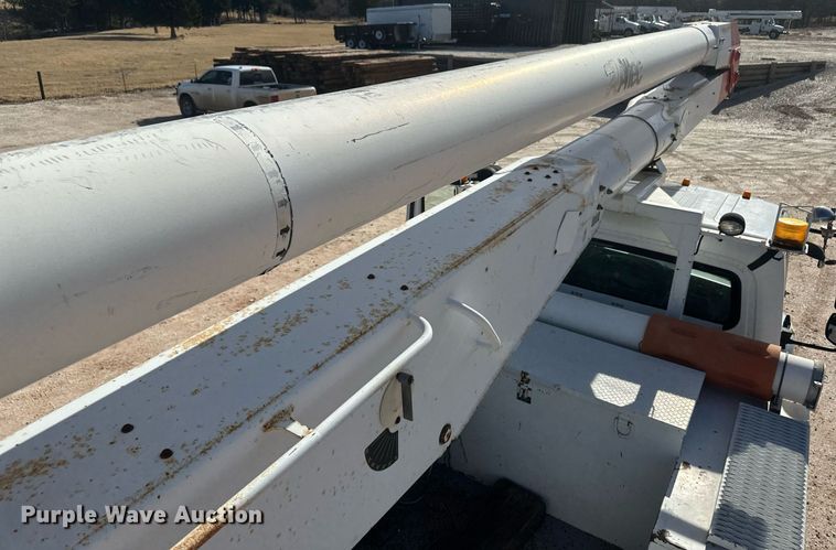 image for item EK9782 2005 Freightliner Business Class M2  bucket truck