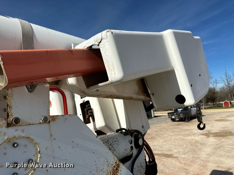 image for item EK9782 2005 Freightliner Business Class M2  bucket truck