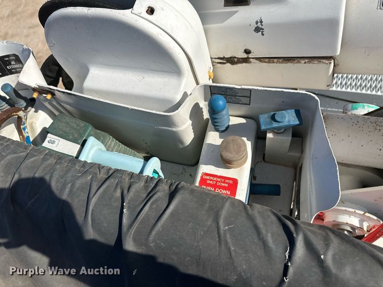 image for item EK9782 2005 Freightliner Business Class M2  bucket truck