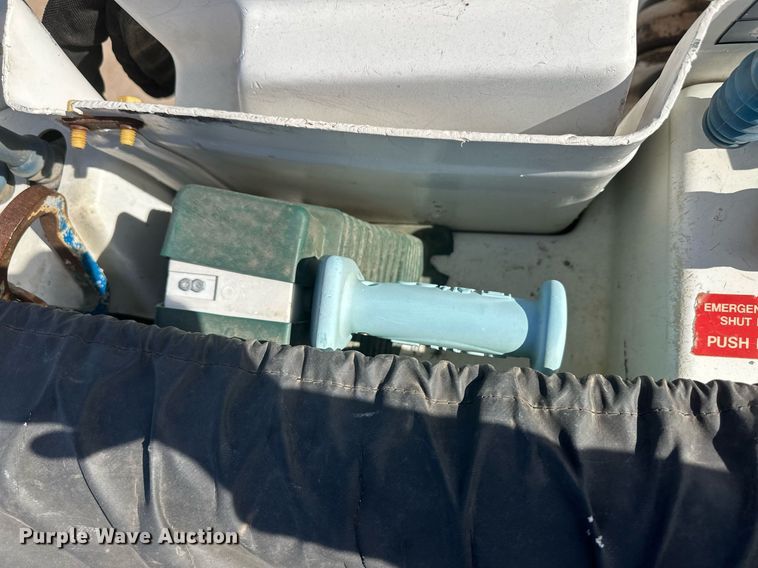 image for item EK9782 2005 Freightliner Business Class M2  bucket truck