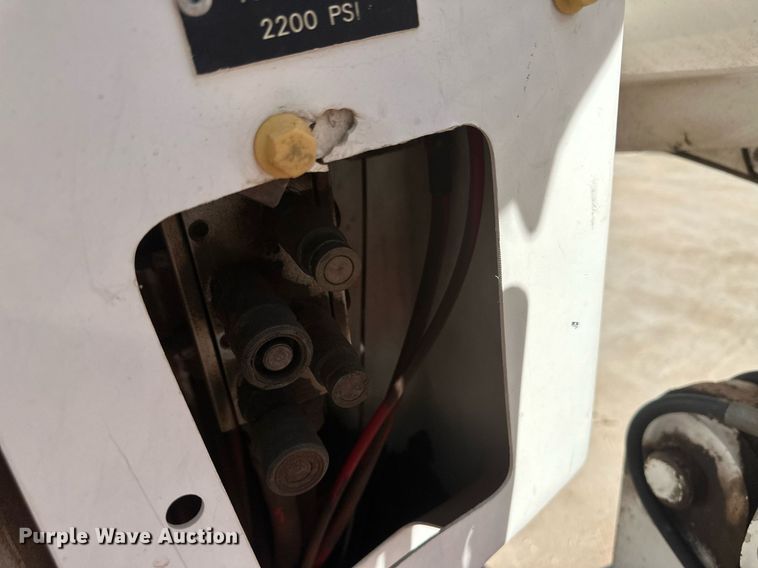 image for item EK9782 2005 Freightliner Business Class M2  bucket truck